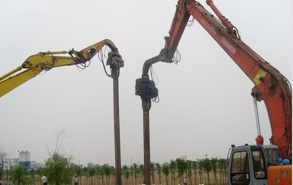 挖掘機(jī)打樁臂、打樁臂、打樁錘、挖掘機(jī)打樁臂廠家